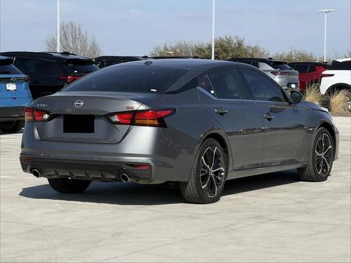 2025 Nissan Altima SR FWD