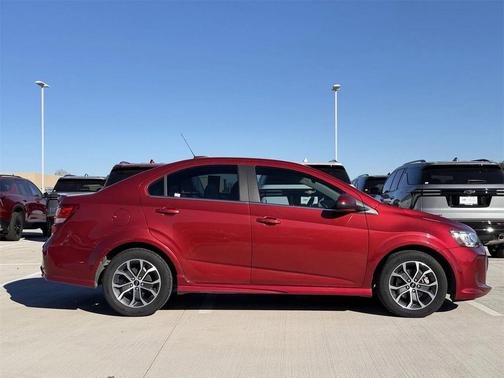 2020 Chevrolet Sonic FWD Sedan LT