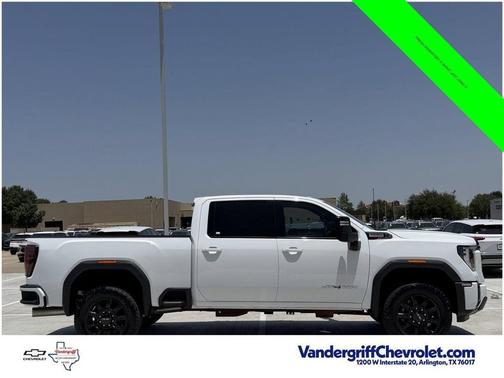 Summit White 2025 GMC Sierra 2500 AT4