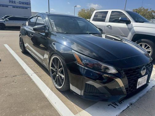 2023 Nissan Altima SR VC-Turbo FWD