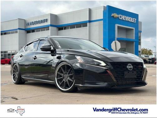 2023 Nissan Altima SR VC-Turbo FWD