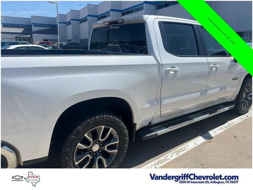 Iridescent Pearl Tricoat 2021 Chevrolet Silverado 1500 LT