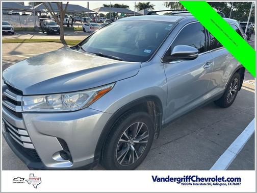 Celestial Silver Metallic 2019 Toyota Highlander LE