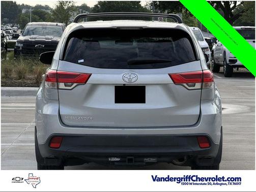 Celestial Silver Metallic 2019 Toyota Highlander LE