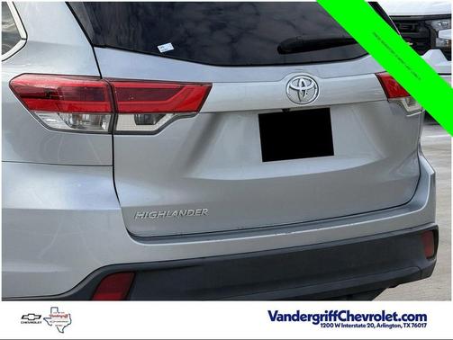 Celestial Silver Metallic 2019 Toyota Highlander LE