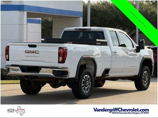 Summit White 2025 GMC Sierra 2500 SLE