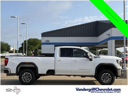 Summit White 2025 GMC Sierra 2500 SLE