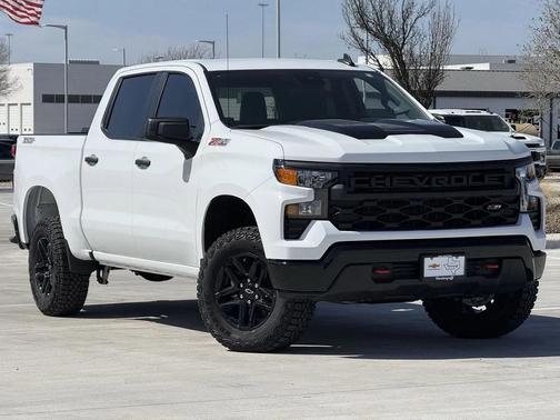 Summit White 2026 Chevrolet Silverado 1500 Custom Trail Boss