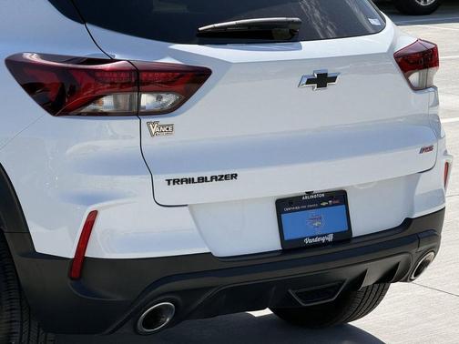 Summit White 2023 Chevrolet Trailblazer RS