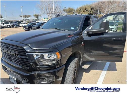 2020 RAM 2500 Big Horn Crew Cab 4x4 6'4' Box