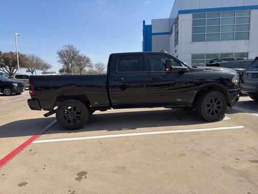 2020 RAM 2500 Big Horn Crew Cab 4x4 6'4' Box