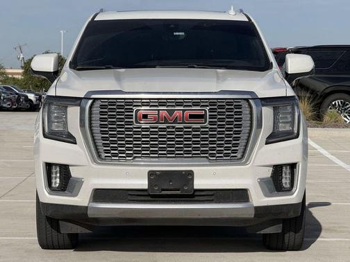 White Frost Tricoat 2021 GMC Yukon Denali