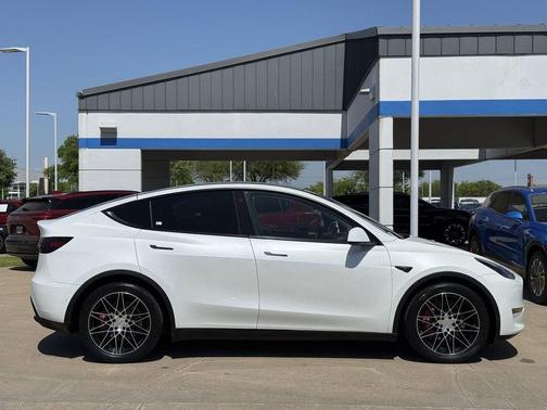 2022 Tesla Model Y Long Range Dual Motor All-Wheel Drive