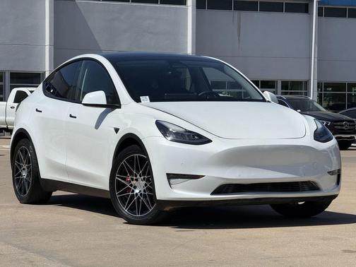 2022 Tesla Model Y Long Range Dual Motor All-Wheel Drive