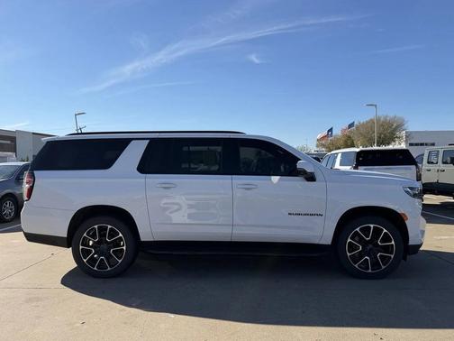 2024 Chevrolet Suburban RST