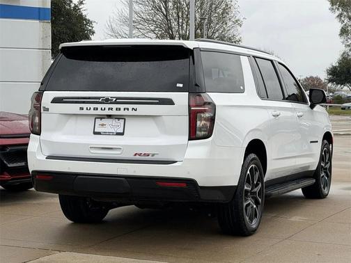 2024 Chevrolet Suburban RST