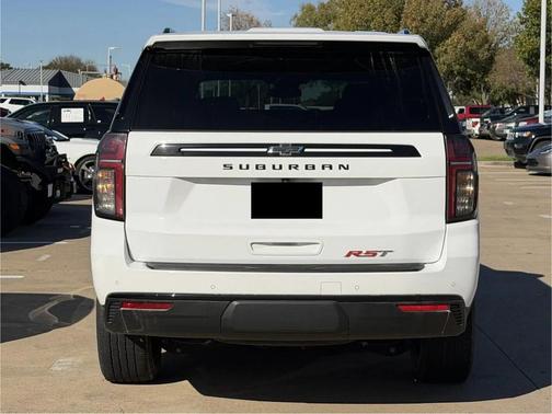 2024 Chevrolet Suburban RST