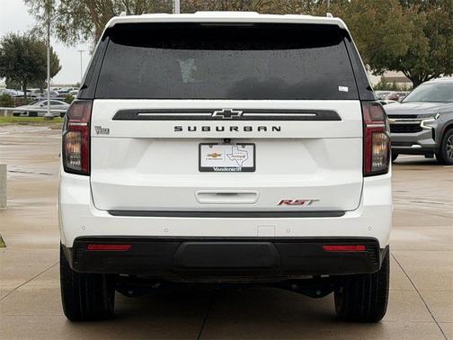 2024 Chevrolet Suburban RST