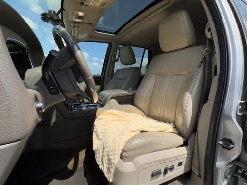 2015 Lincoln Navigator Base