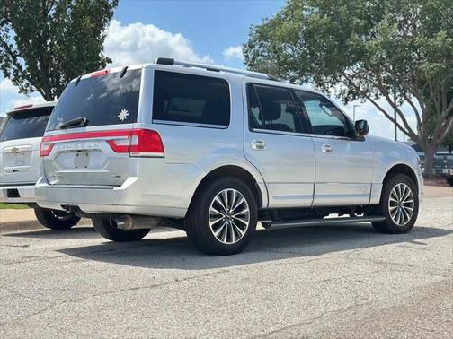 2015 Lincoln Navigator Base