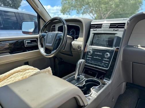 2015 Lincoln Navigator Base