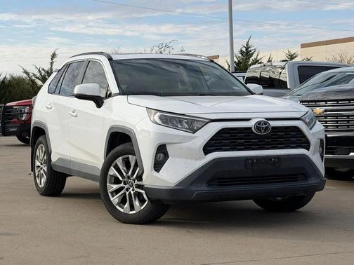 2020 Toyota RAV4 XLE Premium