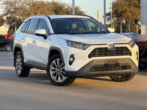 2020 Toyota RAV4 XLE Premium