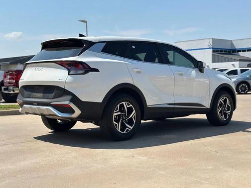 2024 Kia Sportage LX