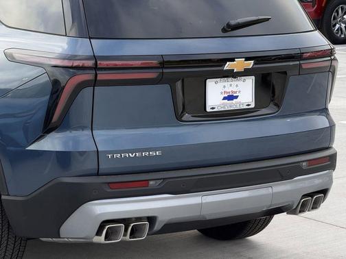 Lakeshore Blue Metallic 2026 Chevrolet Traverse LT