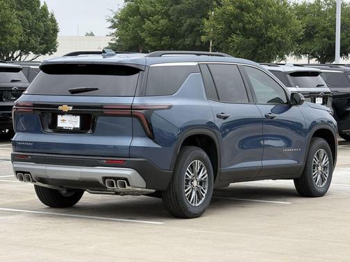 Lakeshore Blue Metallic 2026 Chevrolet Traverse LT