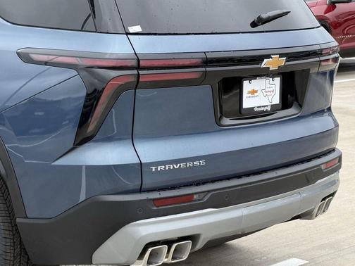 Lakeshore Blue Metallic 2026 Chevrolet Traverse LT