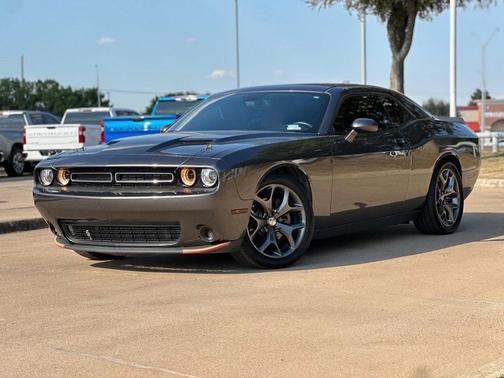 2015 Dodge Challenger SXT Plus