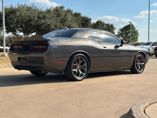 2015 Dodge Challenger SXT Plus