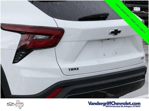 Summit White 2026 Chevrolet Trax FWD 2RS