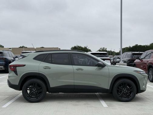 Cacti Green 2026 Chevrolet Trax FWD ACTIV