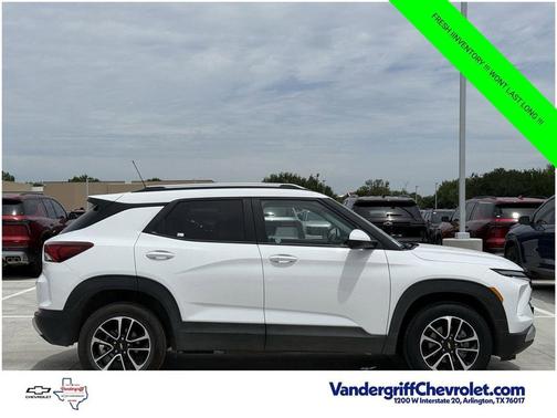 Summit White 2025 Chevrolet Trailblazer LT
