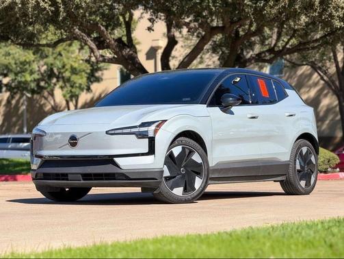 2025 Volvo EX30 Twin Motor Plus