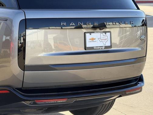 2023 Land Rover Range Rover P530 SE