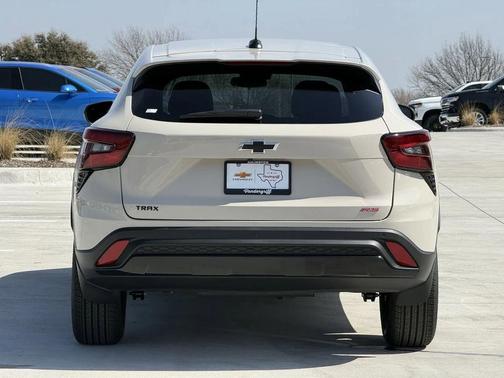 White Sands 2026 Chevrolet Trax FWD 1RS