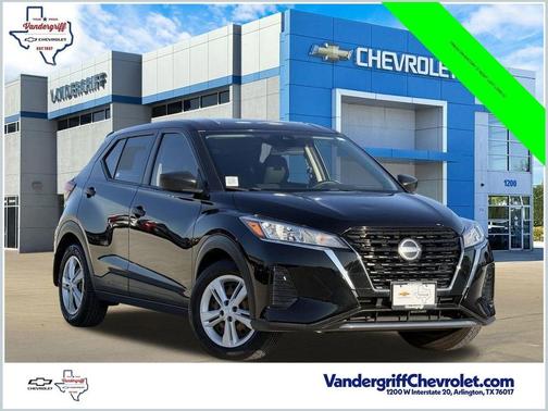 Super Black 2022 Nissan Kicks S