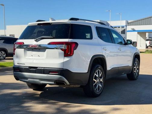 2023 GMC Acadia FWD SLT