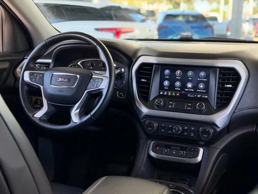 2023 GMC Acadia FWD SLT