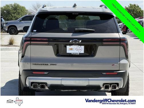 Sandstone Gray 2026 Chevrolet Traverse AWD Z71