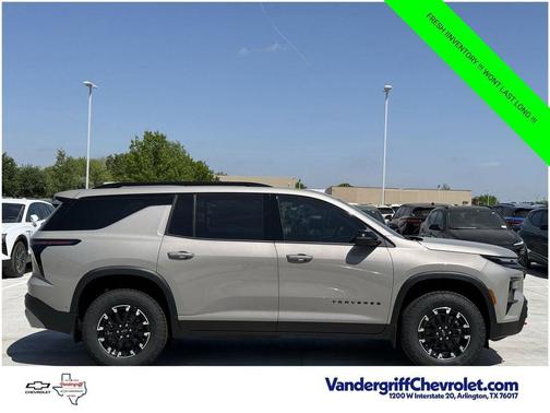 Sandstone Gray 2026 Chevrolet Traverse AWD Z71