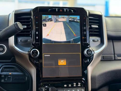 2024 RAM 2500 Laramie Crew Cab 4x4 6'4' Box