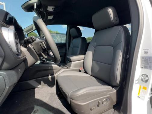 2025 Chevrolet Colorado WT