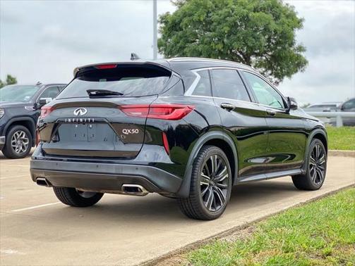 2022 INFINITI QX50 LUXE