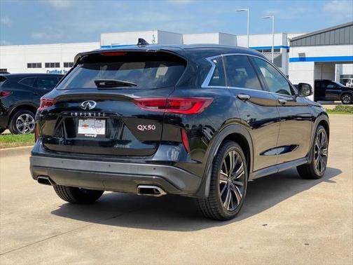 2022 INFINITI QX50 LUXE