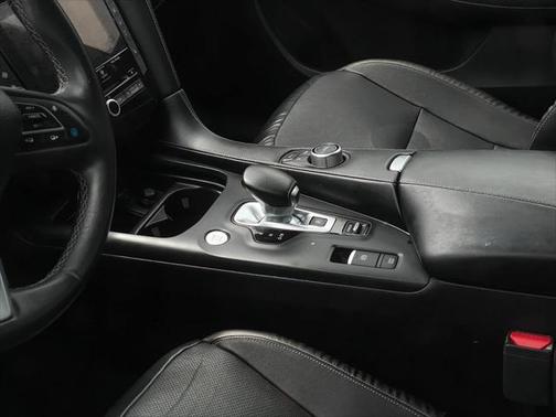 2022 INFINITI QX50 LUXE