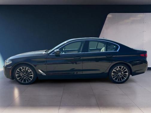 2021 BMW 530 i